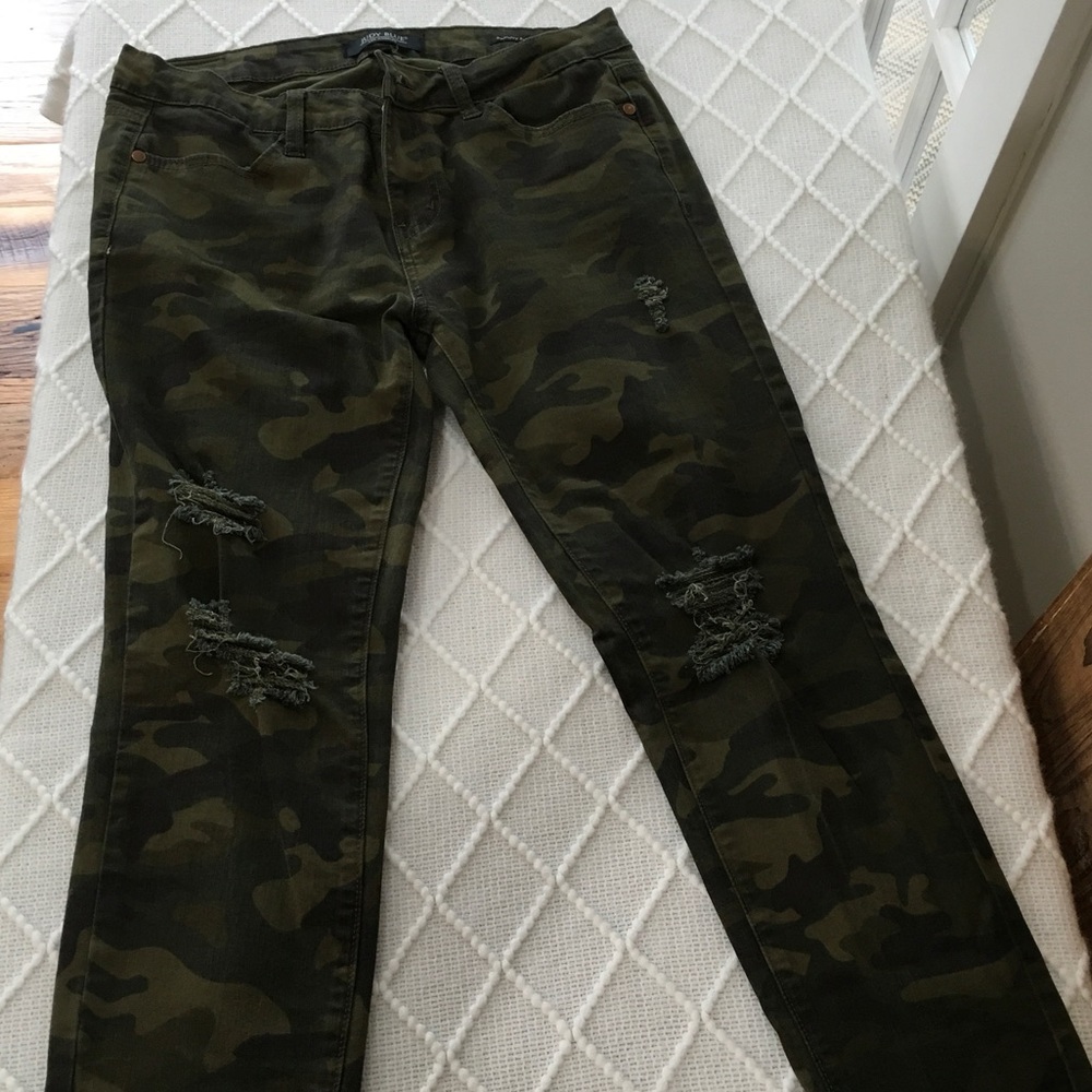 Judy Blue camo jeans size 11/30